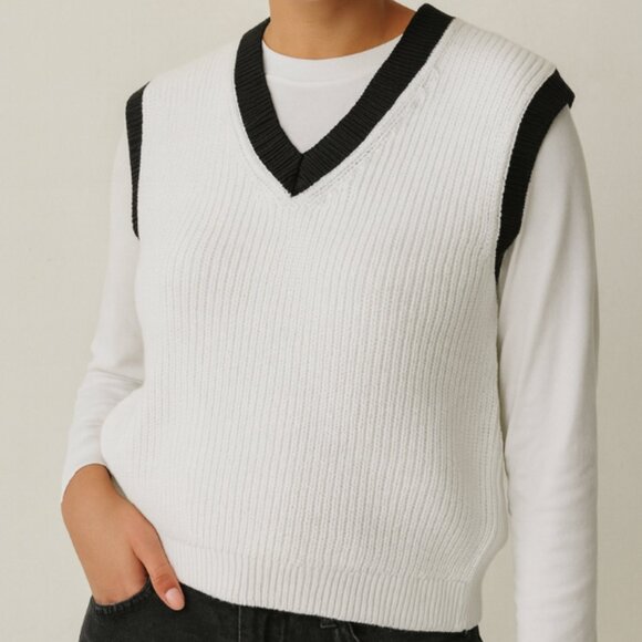 PARRISH LA White Black Contrast Knit V Neck Ribbed Sweater Vest Top OSFM - Picture 1 of 8